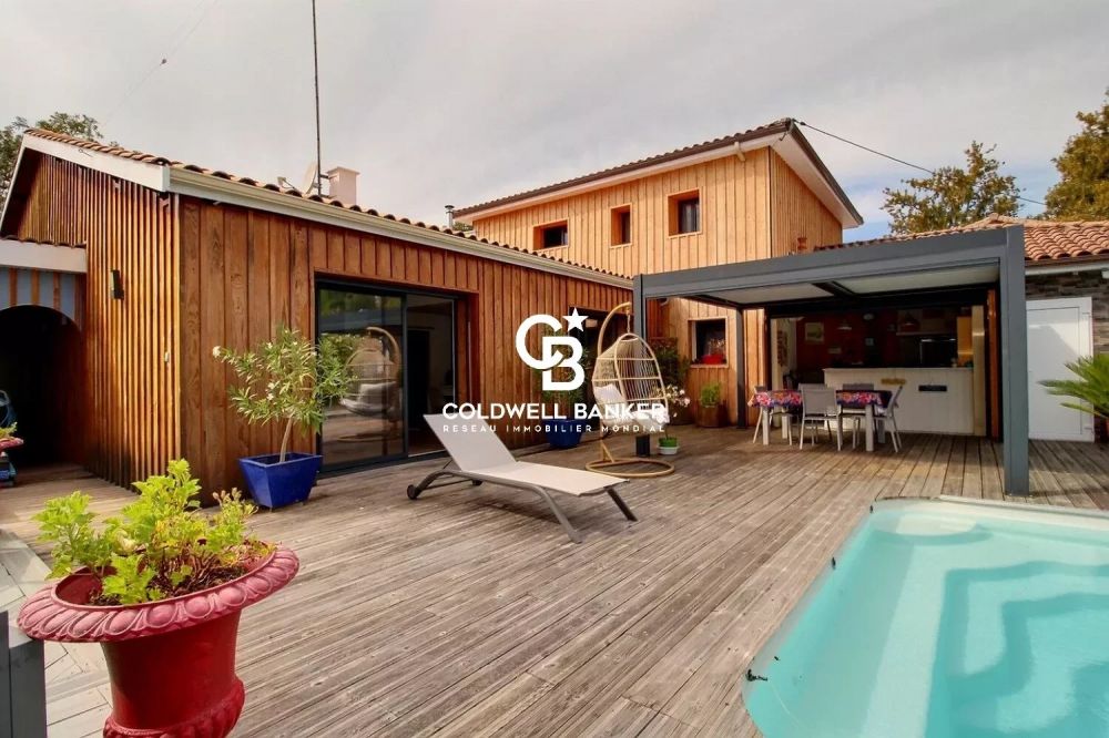 Grande maison avec dépendance proche port ostréicole à vendre Andernos-les-Bains