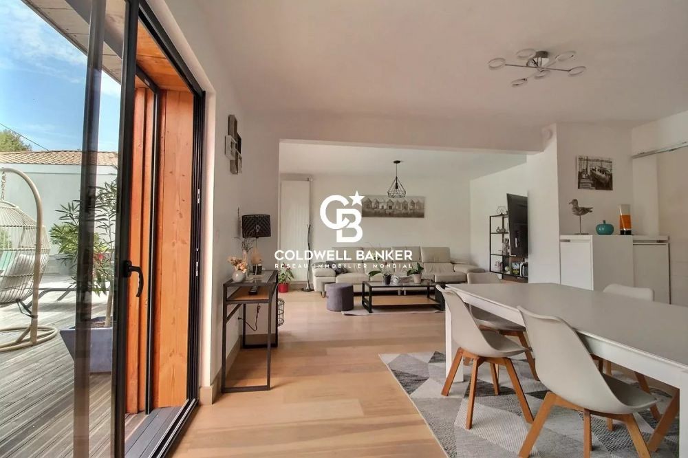 Grande maison avec dépendance proche port ostréicole à vendre Andernos-les-Bains