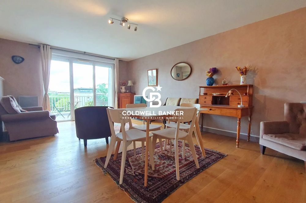 Appartement T4 dans résidence avec piscine à vendre proche quartier des Chartrons Bordeaux