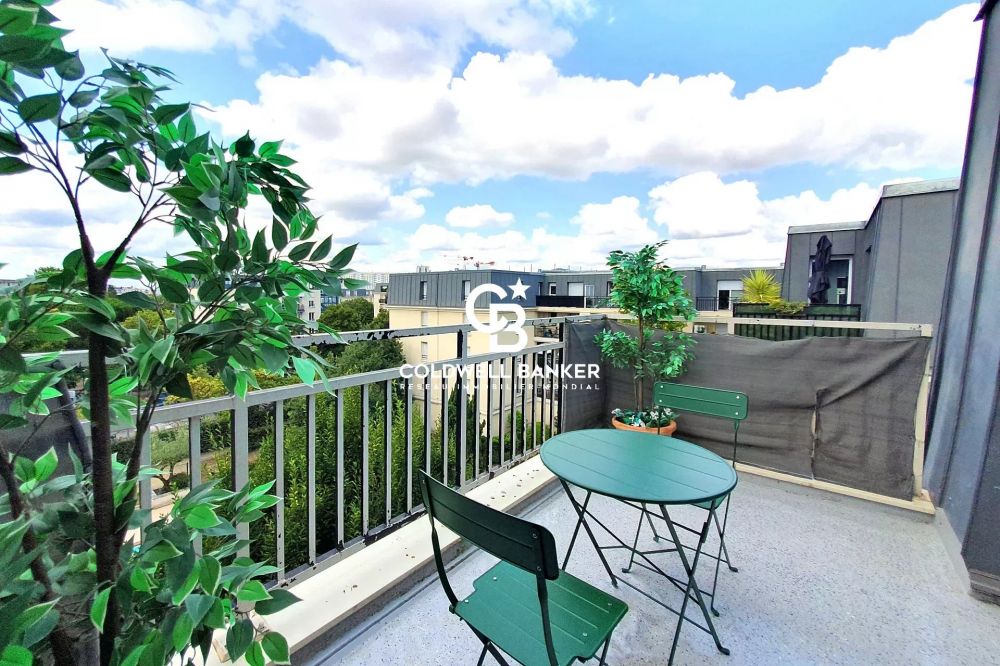 Appartement T4 dans résidence avec piscine à vendre proche quartier des Chartrons Bordeaux