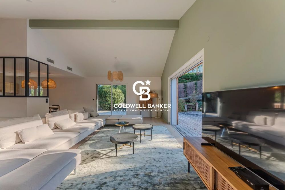 Villa rénovée à vendre à Pyla sur Mer - vue bassin, 5 chambres, piscine