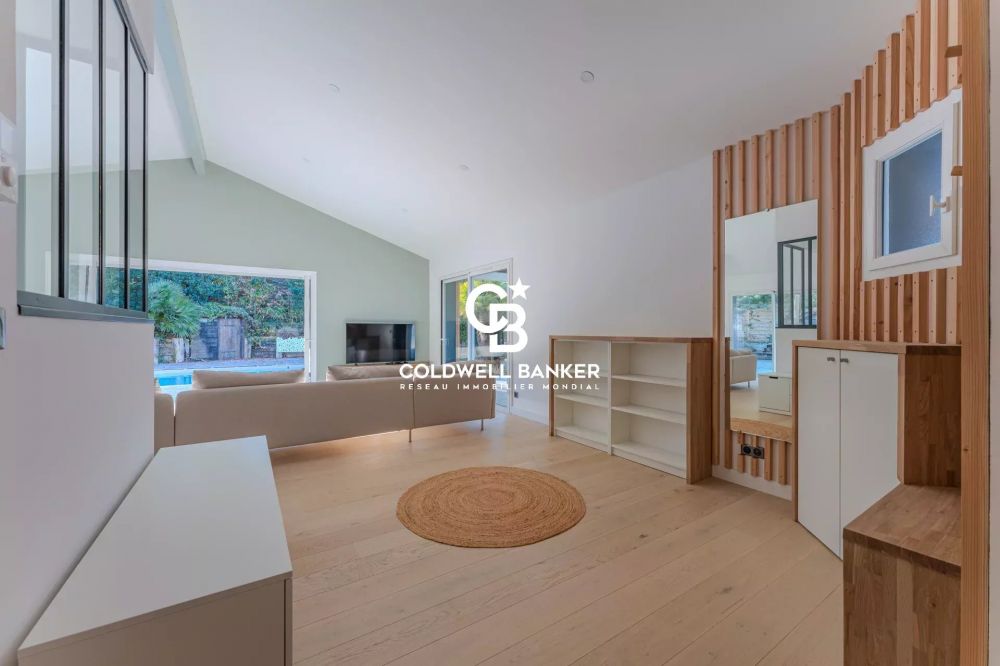 Villa rénovée à vendre à Pyla sur Mer - vue bassin, 5 chambres, piscine