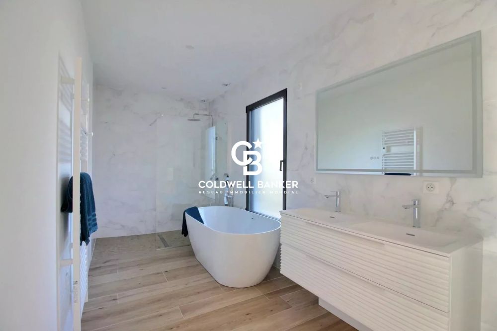 Villa neuve à vendre à Arcachon - prestations haut de gamme et piscine