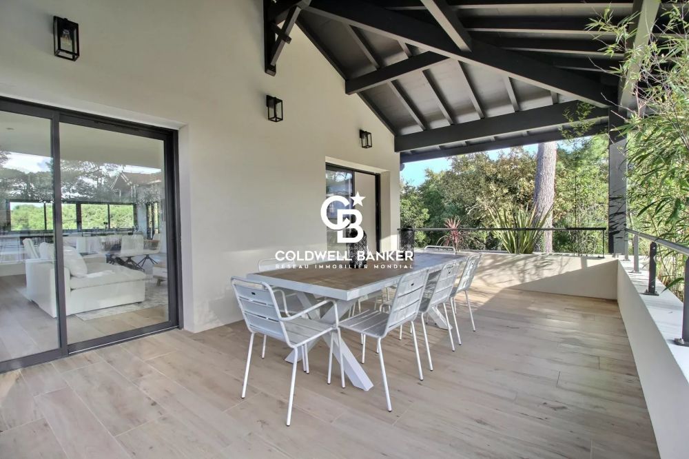 Villa neuve à vendre à Arcachon - prestations haut de gamme et piscine