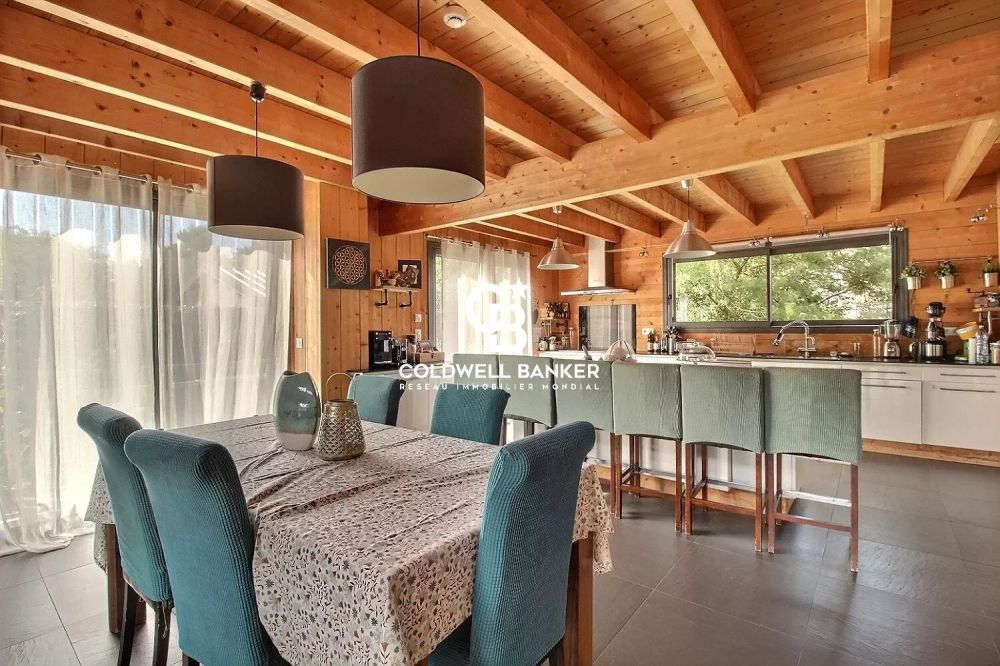 Maison familiale en bois avec piscine à vendre Lège-Cap-Ferret