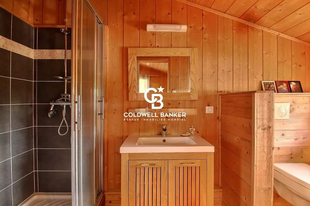 Maison familiale en bois avec piscine à vendre Lège-Cap-Ferret