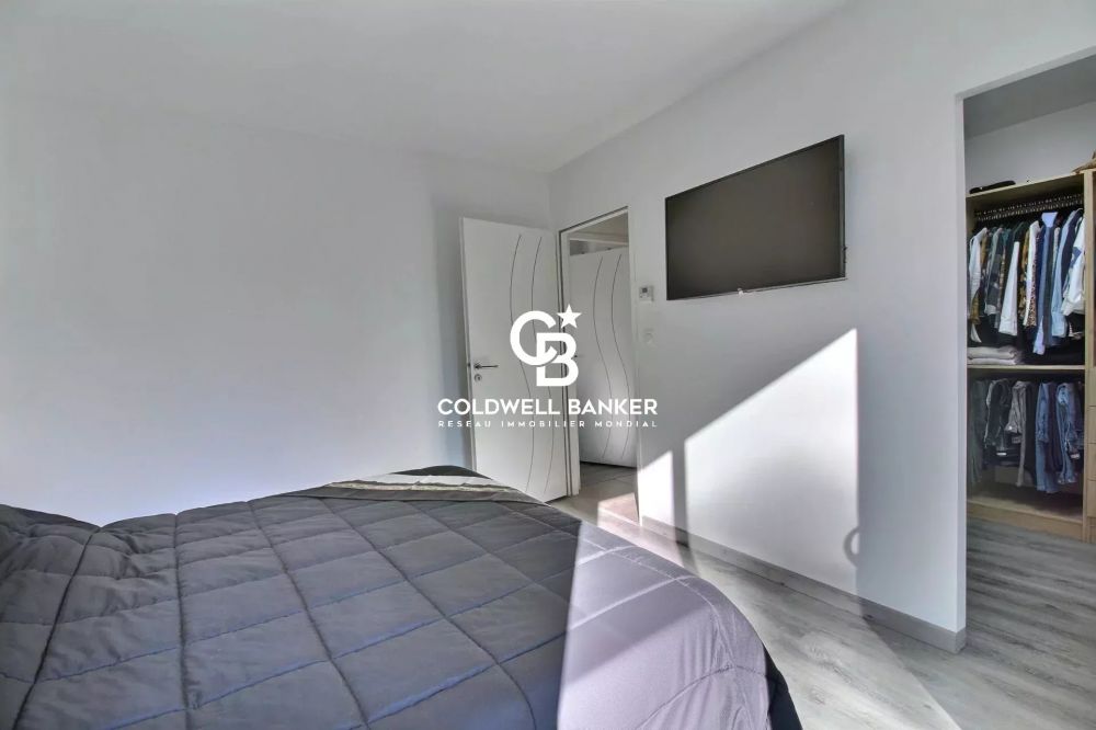 Maison à vendre à Salles – contemporaine avec dépendance aménagée et piscine