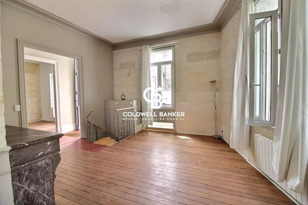 Appartement bordelais T2 rénové à vendre Croix Blanche Bordeaux