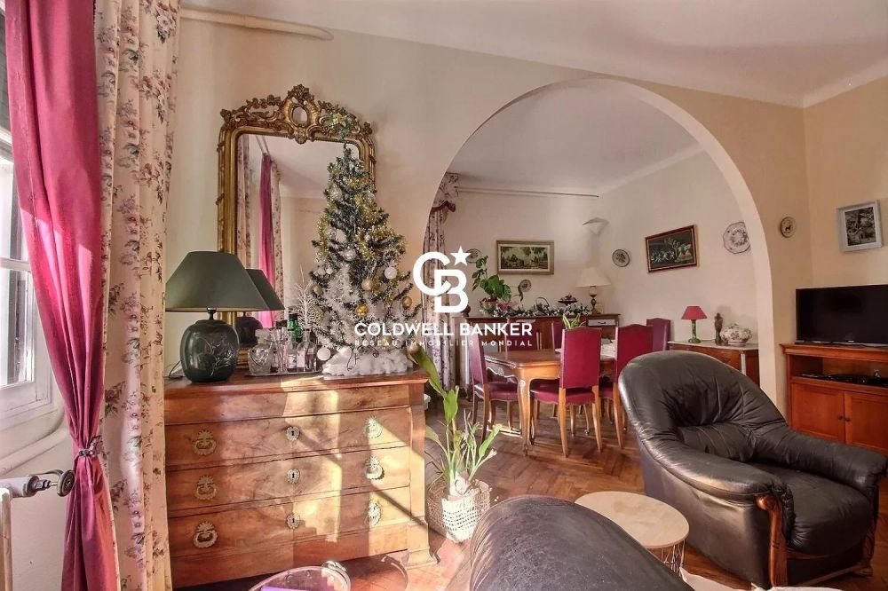 Maison années 60 avec dépendances et piscine à vendre Andernos-les-Bains Le Betey