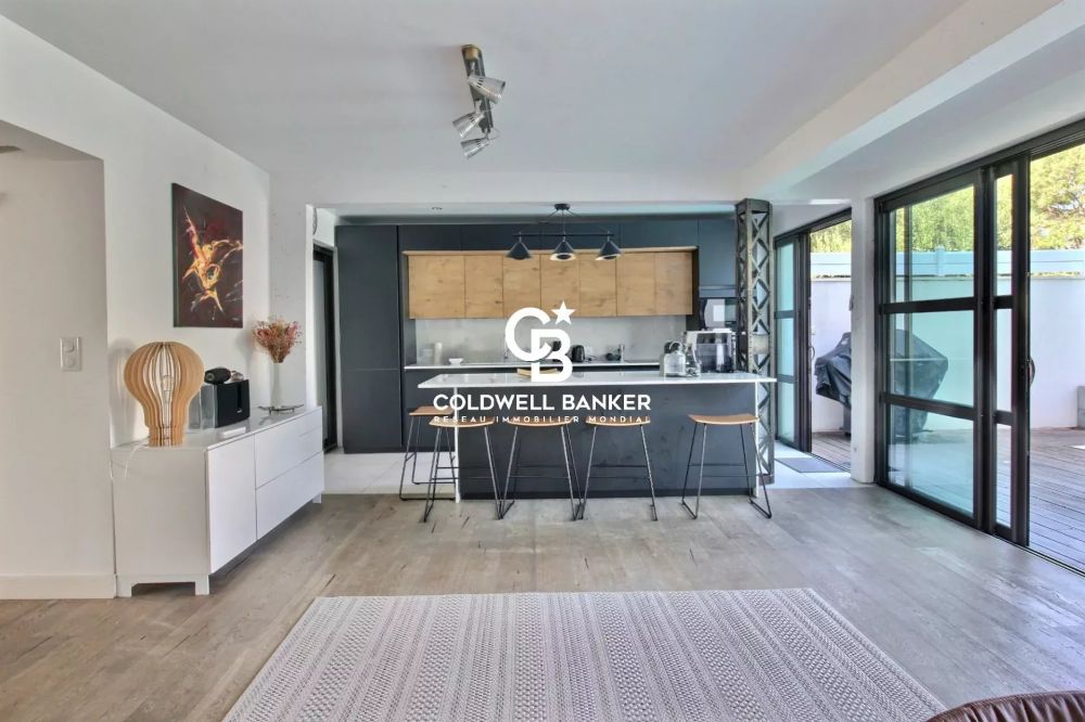 Maison à vendre à Bordeaux Chartrons - 5 chambres avec jardin, piscine et garage