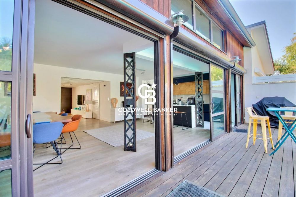 Maison à vendre à Bordeaux Chartrons - 5 chambres avec jardin, piscine et garage