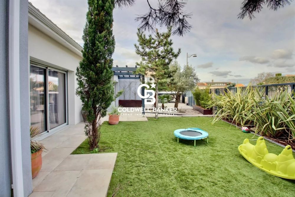 Maison familiale à vendre au Bouscat centre - 290 m² rénovés, jardin et piscine