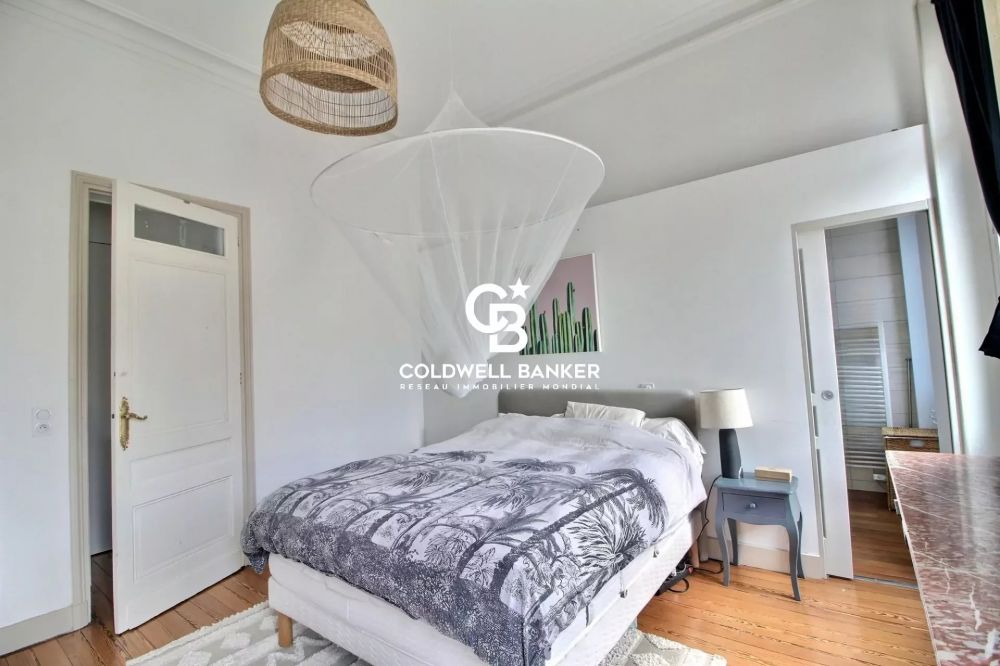 Appartement rénové avec 3 chambres et terrasse Bordeaux Chartrons