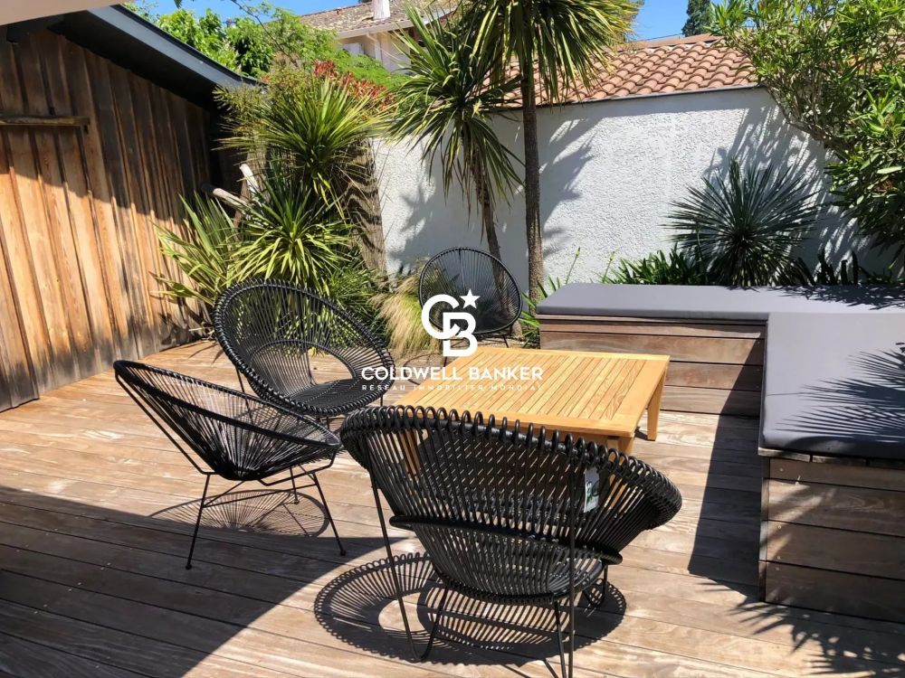 Charmante cabane en bois rénovée avec piscine à vendre Village du Petit Piquey