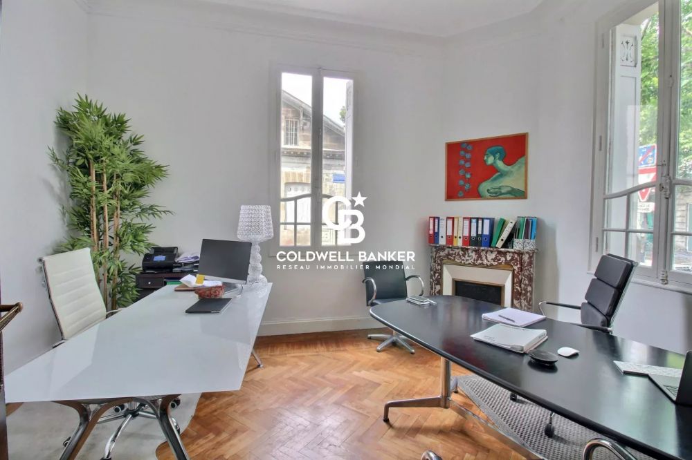 Maison à vendre à Bordeaux Nansouty : grand jardin, garage, usage multiple