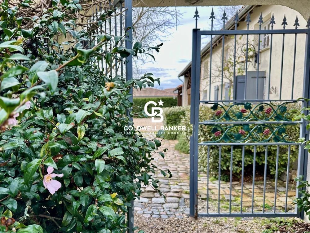 Maison à vendre à Arsac – maison en pierre avec maison d’invités, piscine et garage double