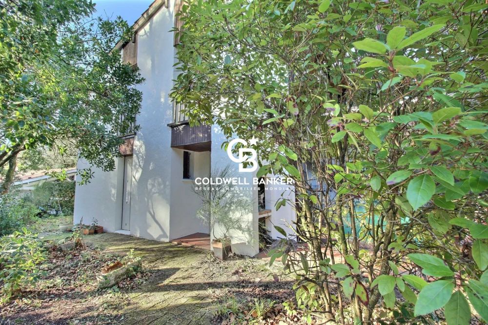 Maison à vendre à Arcachon – à rénover, à 350 m de la plage, quartier Pereire, 186 m² sur terrain de 993 m²