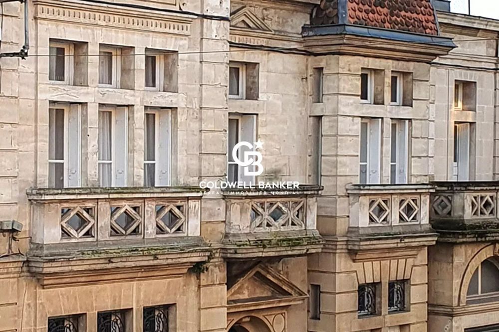 Maison à vendre à Bergerac hypercentre - avec jardin, piscine et potentiel locatif