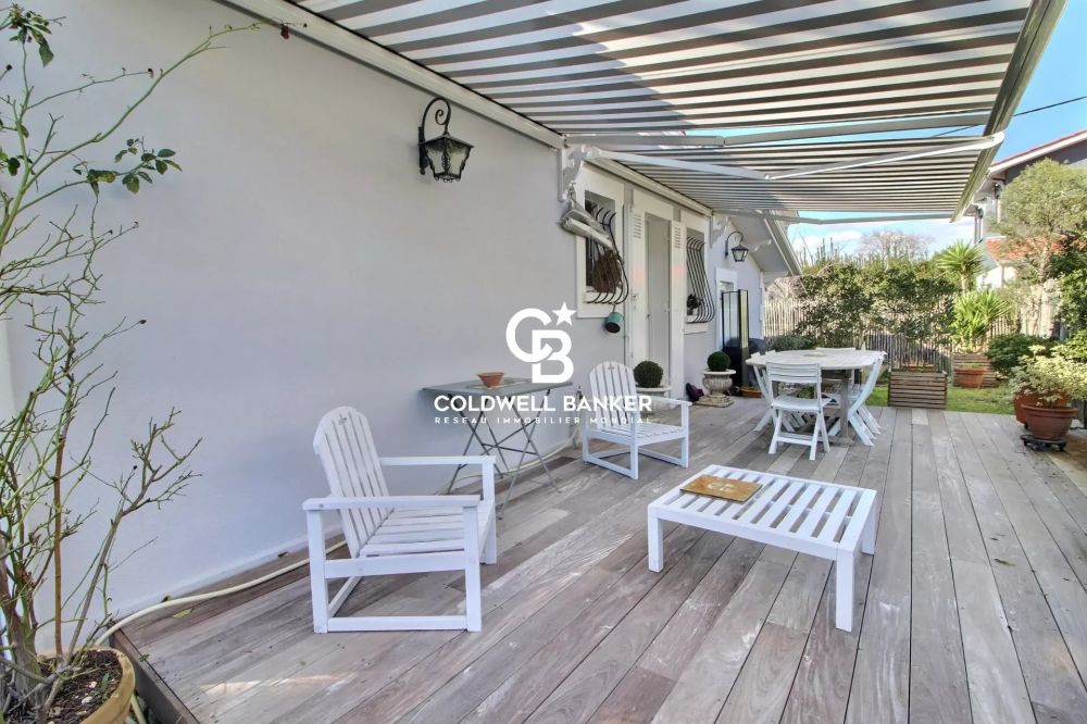 Maison familiale rénovée avec dépendance proche du centre d'Andernos