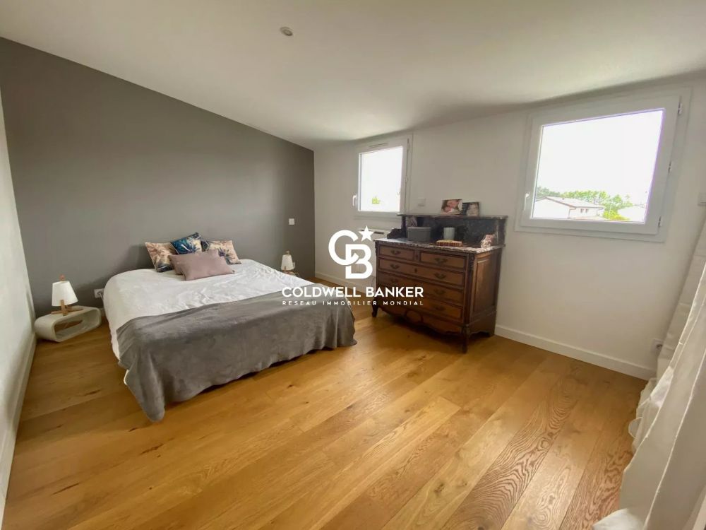 Maison à vendre à Le Bouscat – 4 chambres, piscine, garage, proche tram et commerces