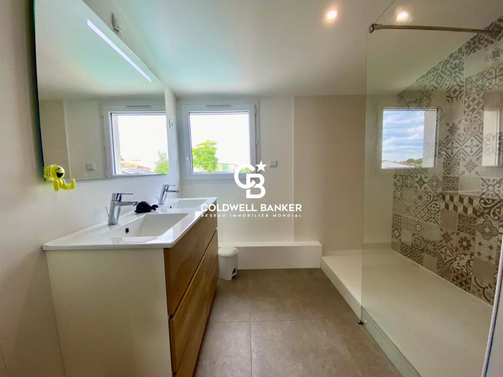 Maison à vendre à Le Bouscat – 4 chambres, piscine, garage, proche tram et commerces