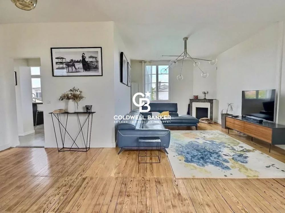 Maison à vendre à Le Bouscat – 4 chambres, piscine, garage, proche tram et commerces