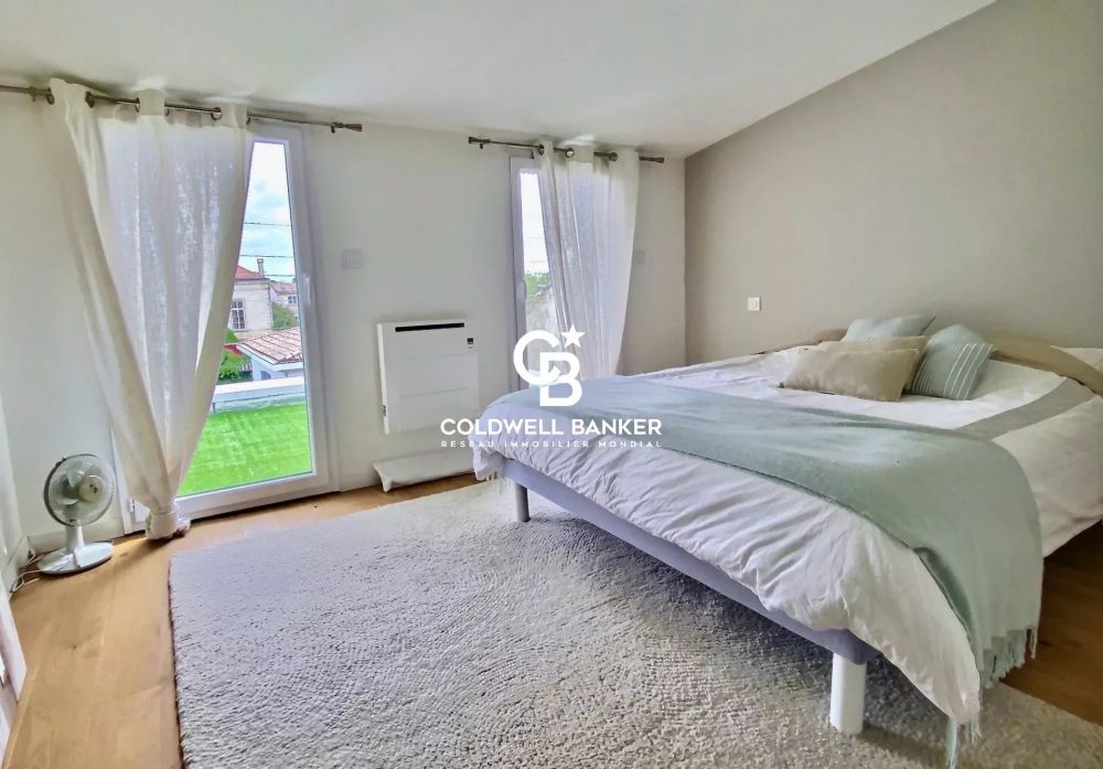 Maison à vendre à Le Bouscat – 4 chambres, piscine, garage, proche tram et commerces