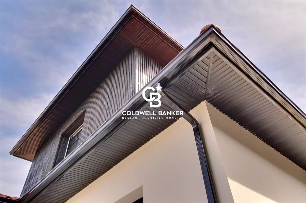 Villa neuve avec beau potentiel côté Bassin Arès