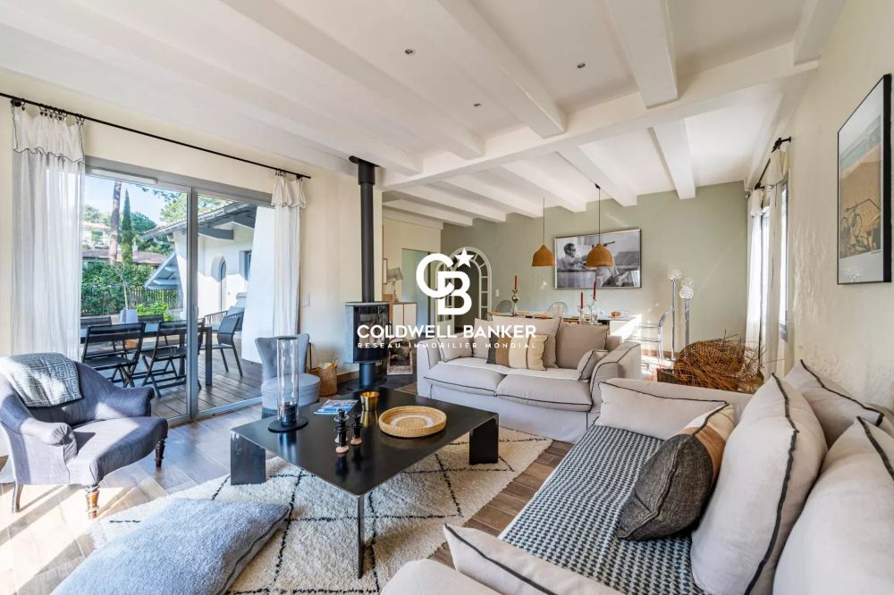 Maison Gaume à vendre à Arcachon Abatilles - rénovée, plain-pied, piscine et jardin paysager