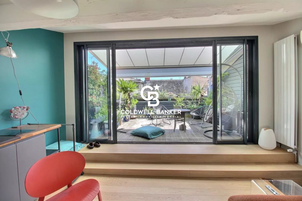 Appartement à vendre à Bordeaux – rénovée avec terrasse lumineuse, 3 chambres et parking