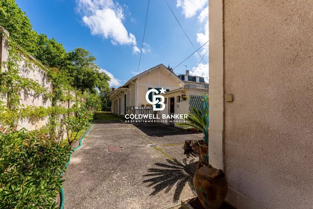 Ensemble immobilier de deux villas en première ligne à Arcachon