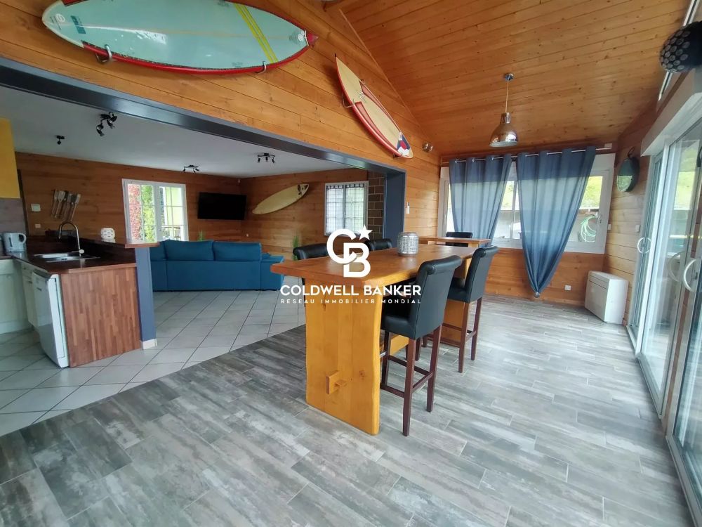 Ensemble immobilier disposant d'une maison principale et de 2 gîtes - Proche Lacanau-océan