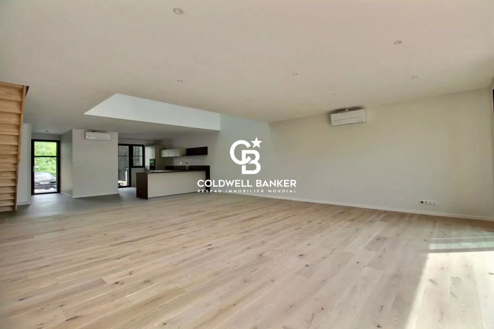 Maison neuve avec ponton privé au bord du canal Cazaux