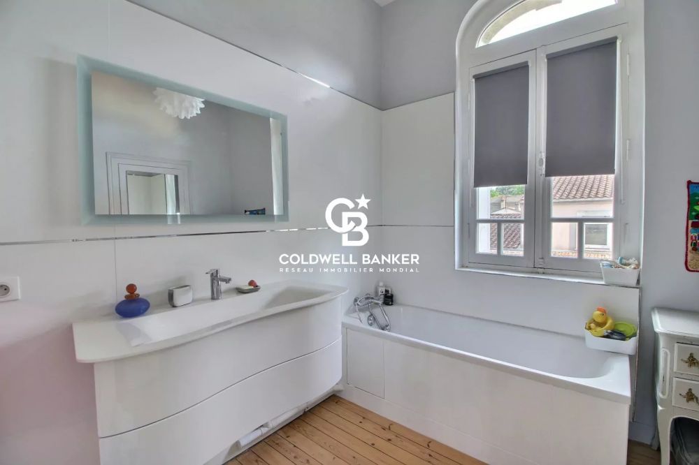 Maison familiale en pierre avec garage Bordeaux - Quartier Barrière du Médoc