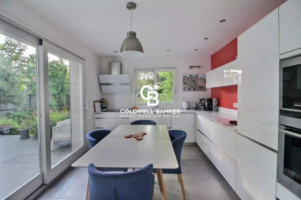 Maison familiale en pierre avec garage Bordeaux - Quartier Barrière du Médoc