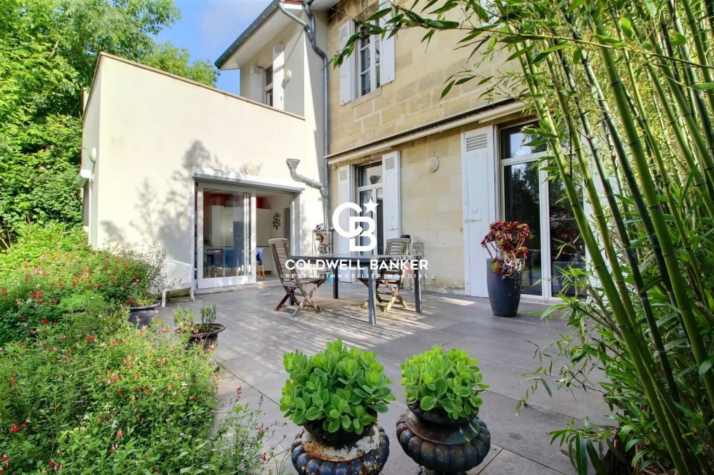 Maison familiale en pierre avec garage Bordeaux - Quartier Barrière du Médoc
