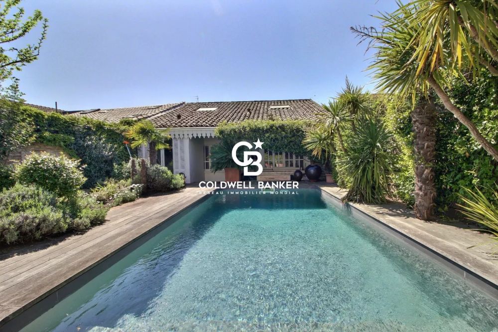 Maison d'exception 5 chambres Bordeaux - Chartrons : jardin, piscine et parking