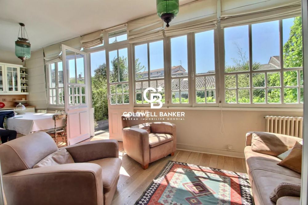 Maison d'exception 5 chambres Bordeaux - Chartrons : jardin, piscine et parking