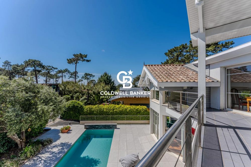 Maison d'architecte à vendre à Arcachon Abatilles - rénovée avec piscine