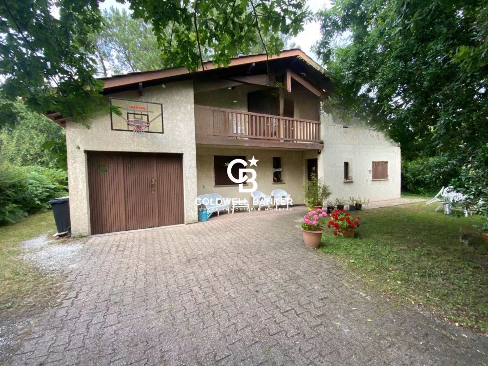 Maison à vendre à Claouey Cap Ferret - grand terrain, fort potentiel, 4 chambres