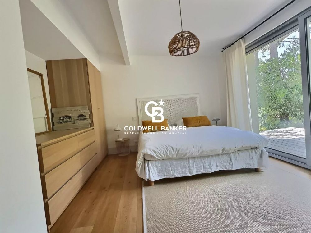 Maison à vendre au Canon Cap Ferret - rénovée avec piscine dans quartier recherché