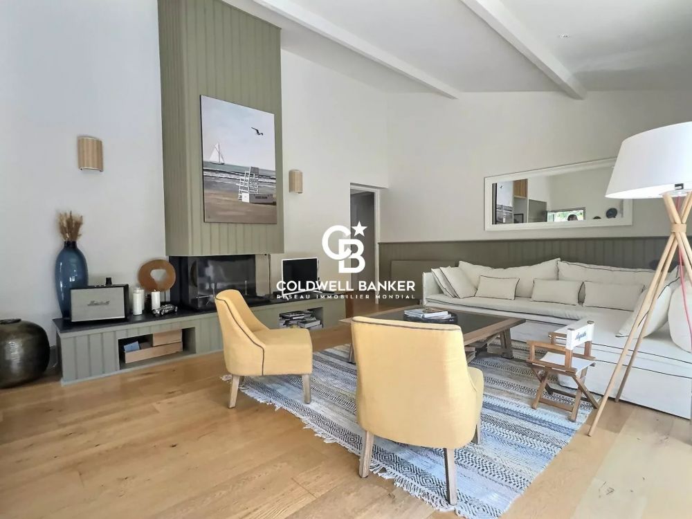 Maison à vendre au Canon Cap Ferret - rénovée avec piscine dans quartier recherché