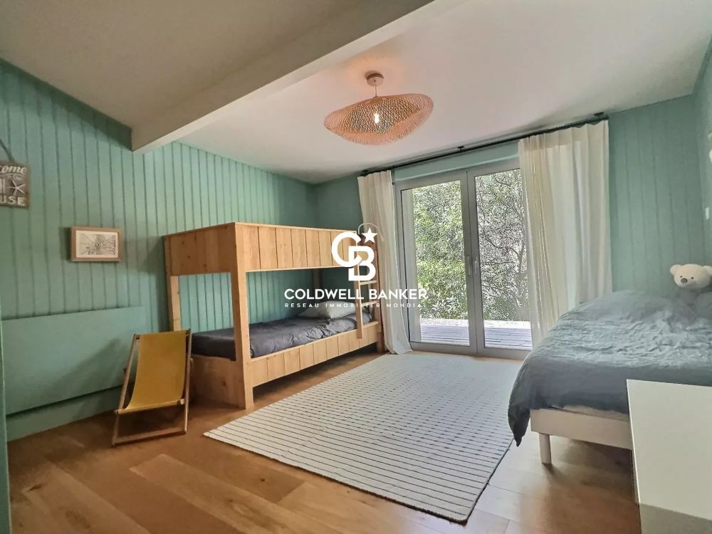 Maison à vendre au Canon Cap Ferret - rénovée avec piscine dans quartier recherché