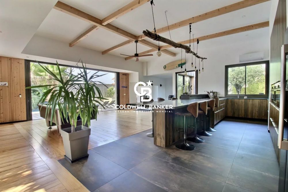 Maison à vendre à Gujan-Mestras - ossature bois, 5 chambres, prestations haut de gamme