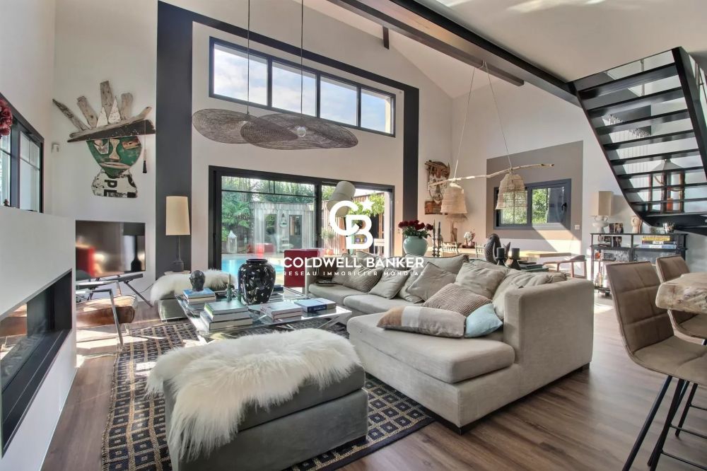 Maison à vendre à La Teste-de-Buch – villa moderne de 200 m² avec piscine, terrasses et 4 suites