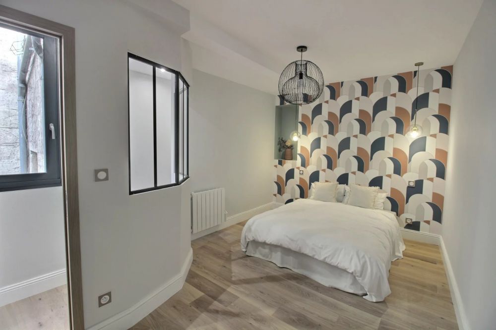 Superbe appartement rénové avec terrasse à Bordeaux quartier Saint Seurin