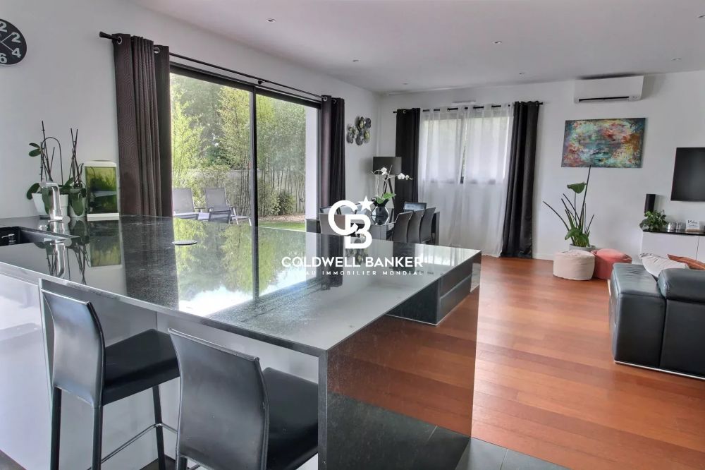 Maison à vendre à Bruges Centre - contemporaine 4 chambres avec piscine et garage