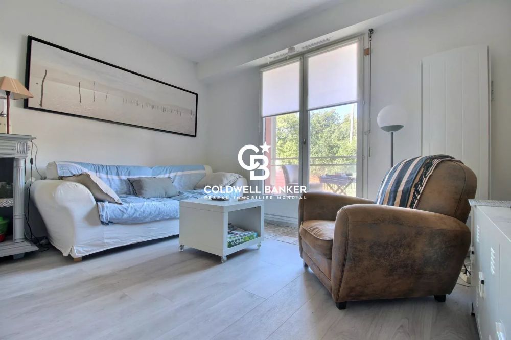 Appartement à vendre à Arcachon – t2 bis traversant avec balcons à 50 m de la plage