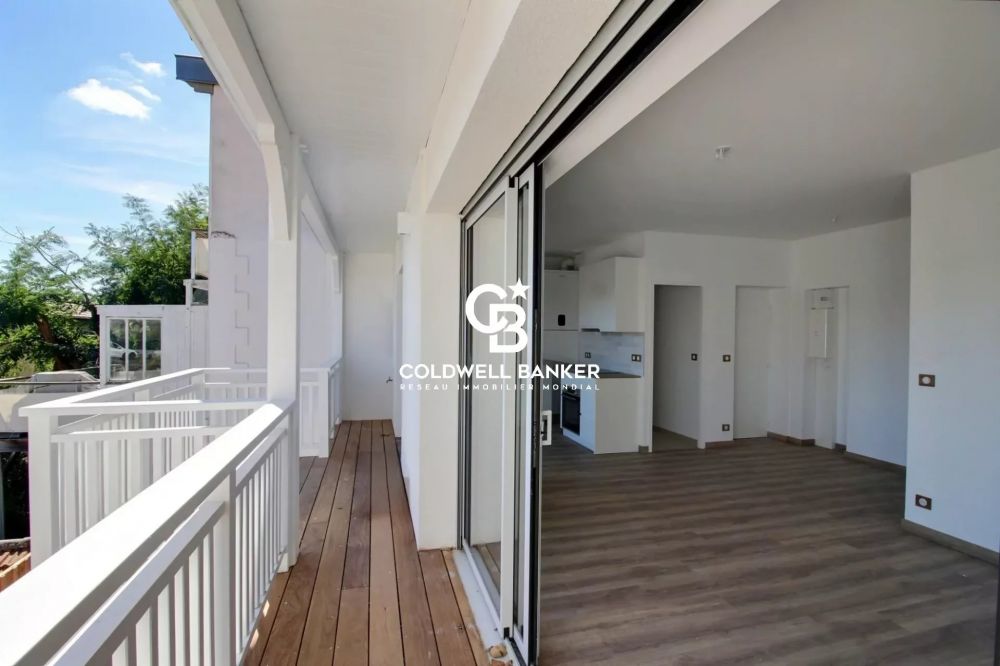 Appartement rénové avec balcon, proche du port et de la plage Arcachon