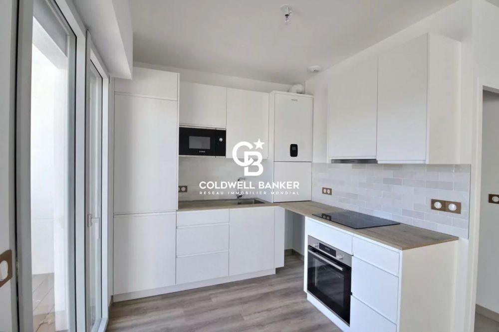 Appartement rénové avec balcon, proche du port et de la plage Arcachon